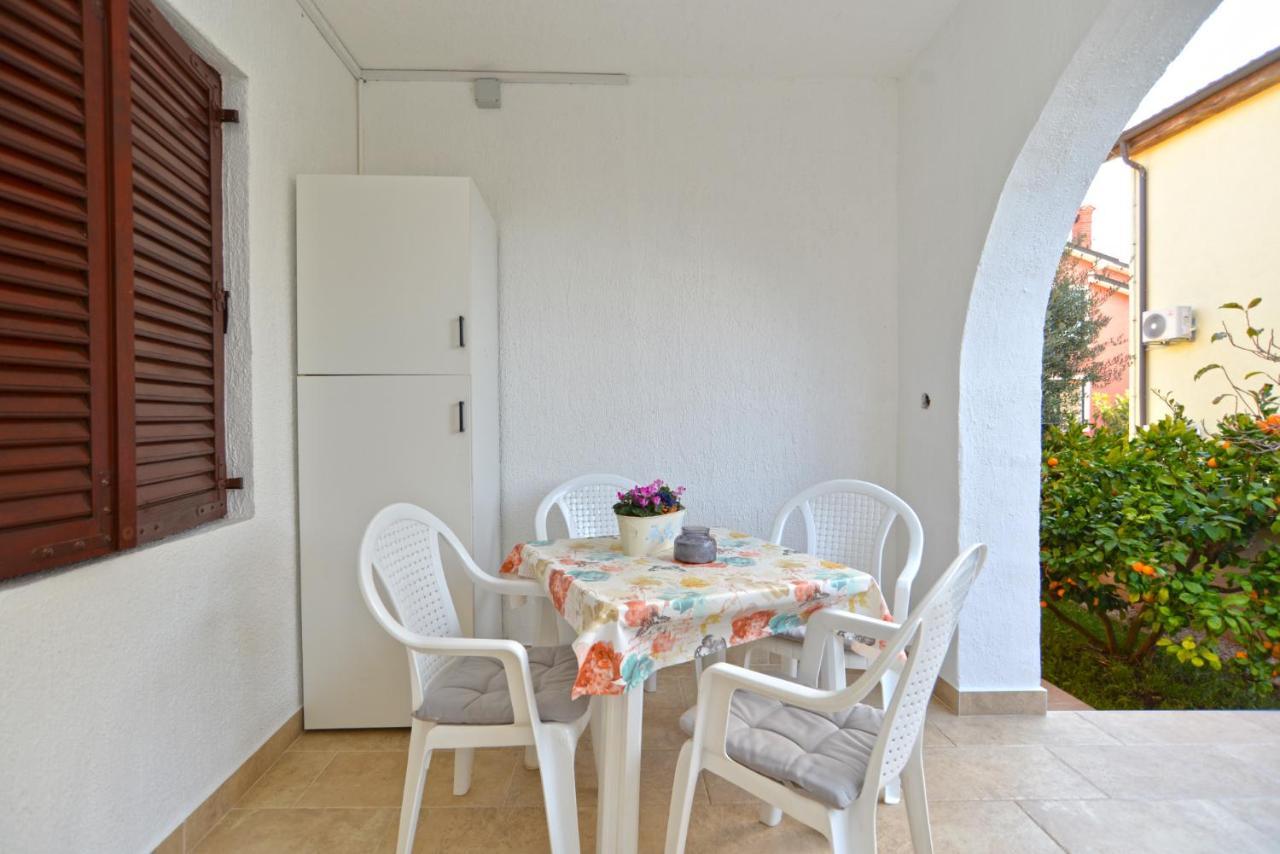 Apartments Orange 167 Novigrad  Exterior photo