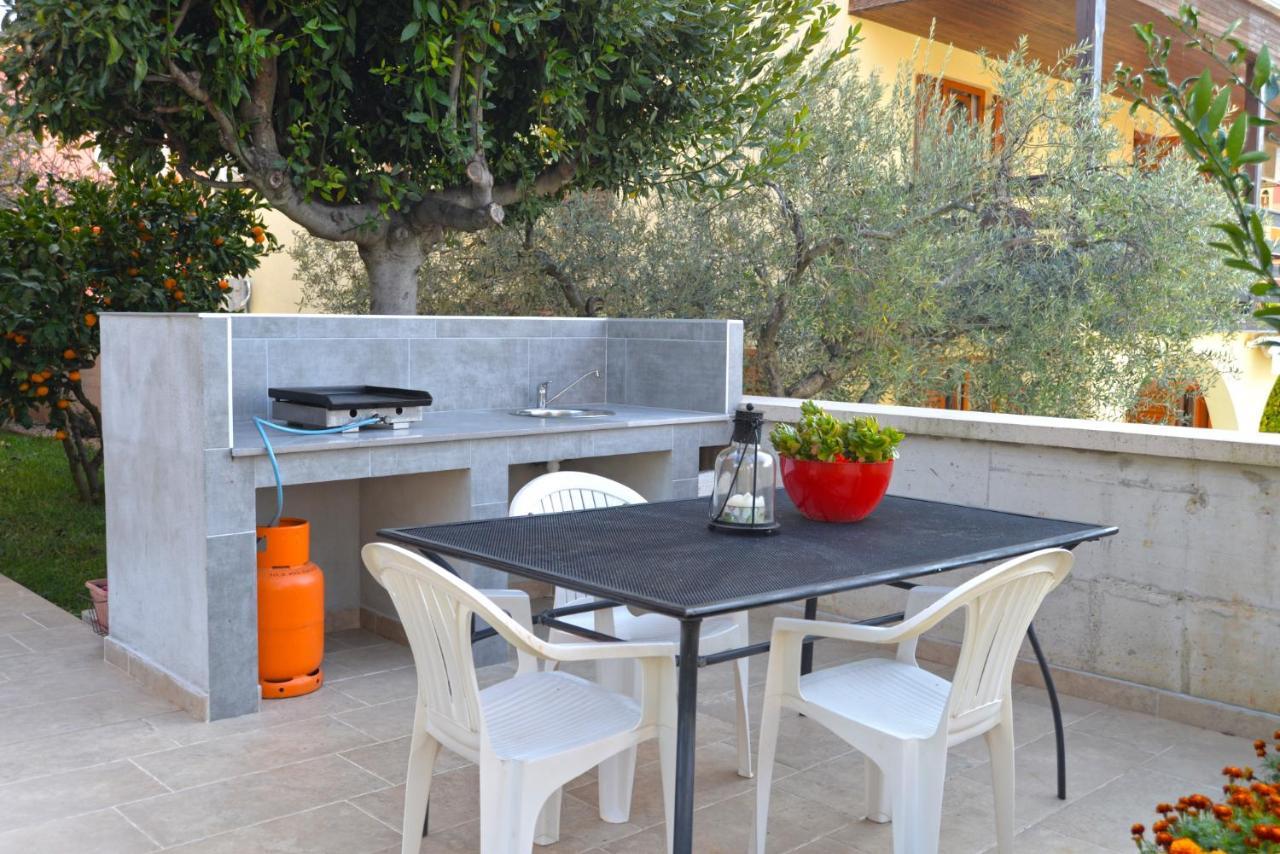 Apartments Orange 167 Novigrad  Exterior photo